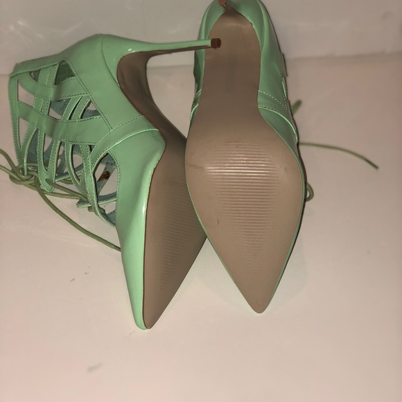 Heels - Picture 5 of 5